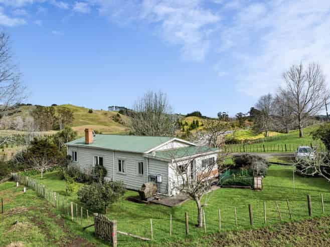 2192 Omana Road, Pukehuia