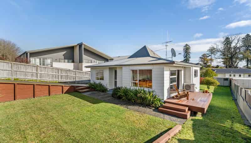55 Burns Street, Leamington