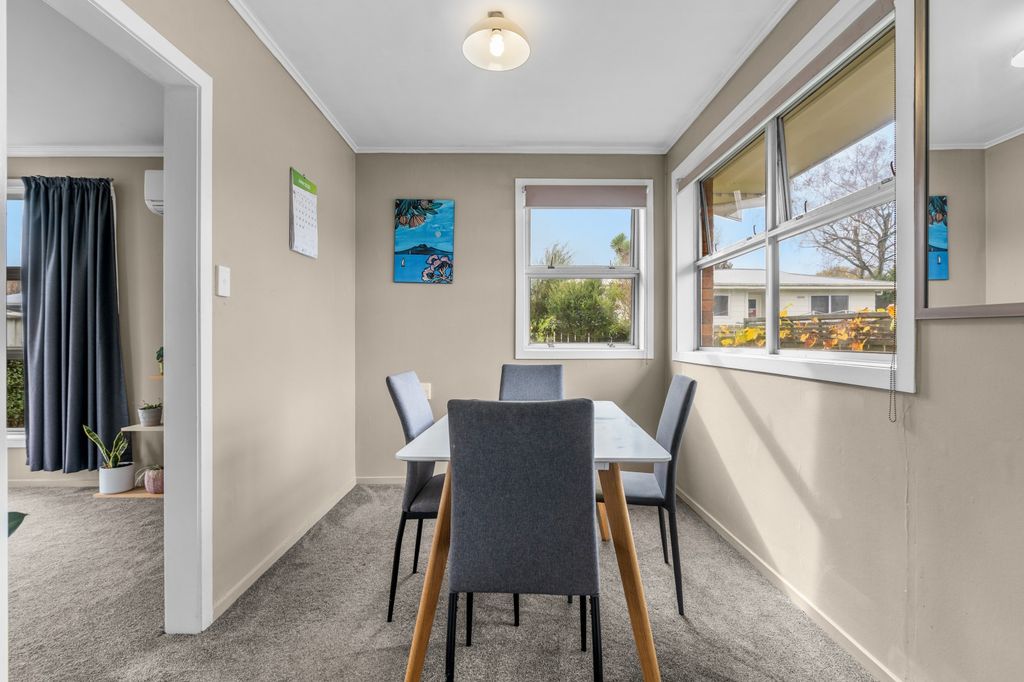 Brick, 2 Brms & Under $500K – Yes, in Cambridge 5