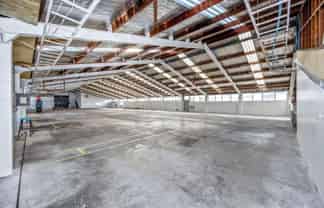 Large West Auckland Warehouse | Well Priced