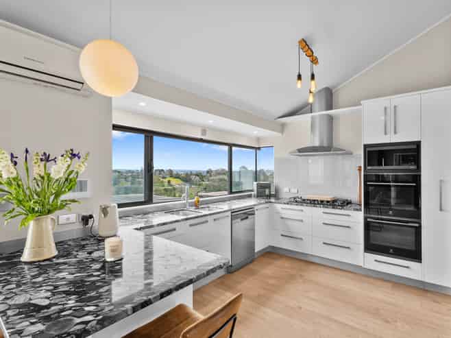 86 Whites Road, Whitford