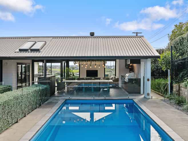 86 Whites Road, Whitford