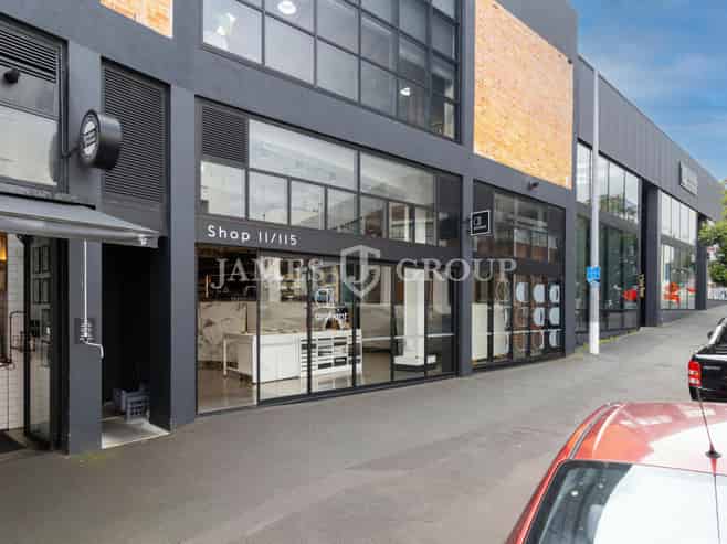 TOP SHELF PARNELL OFFICE / SHOWROOM