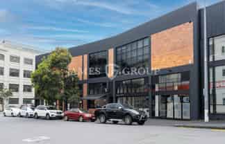 TOP SHELF PARNELL OFFICE / SHOWROOM
