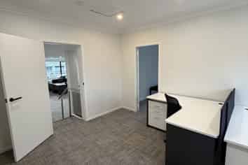 Papatoetoe Office | 180sqm | 4 Car Parks