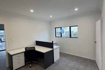 Papatoetoe Office | 180sqm | 4 Car Parks