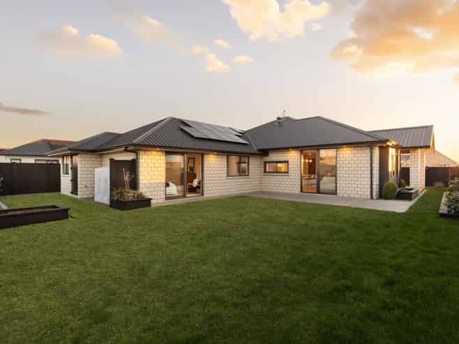 32 Hugo Shaw Drive, Cambridge
