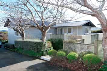8 Kotare St, Waikanae