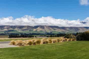 6 Fable Terrace Downs Golf Resort, Windwhistle