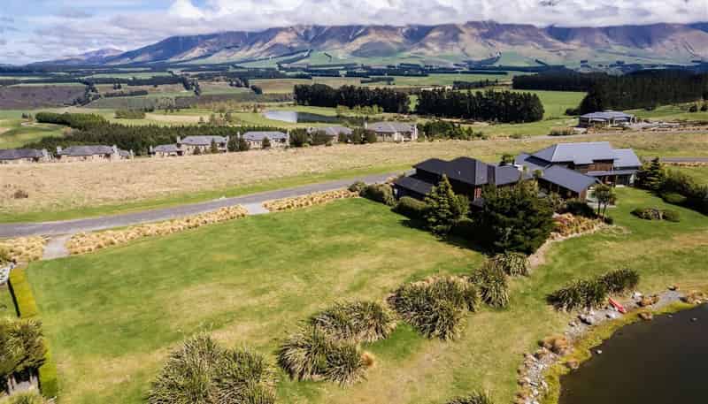6 Fable Terrace Downs Golf Resort, Windwhistle