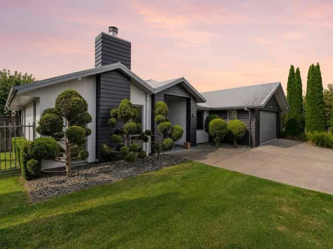 27 Norfolk Drive, Cambridge
