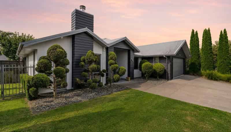 27 Norfolk Drive, Cambridge