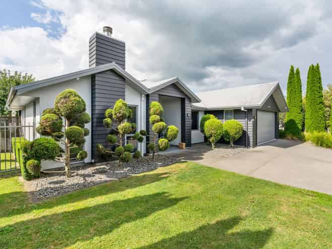 27 Norfolk Drive, Cambridge