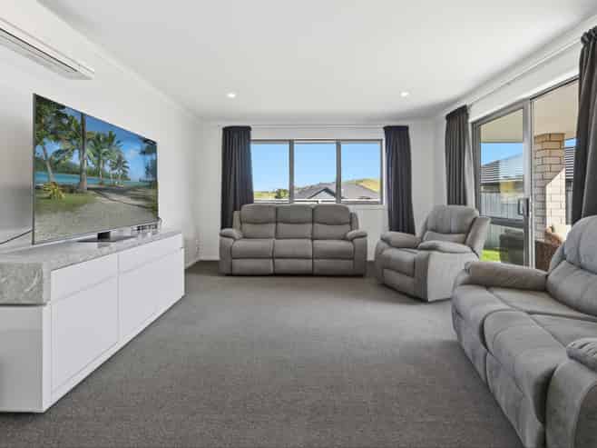 1 Antrim Glade, Welcome Bay