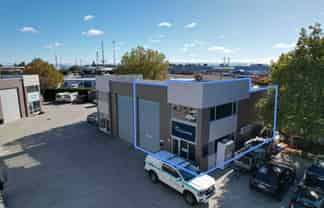 134sqm Unit with Warehouse & Office