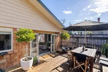 86B Moore Street, Leamington