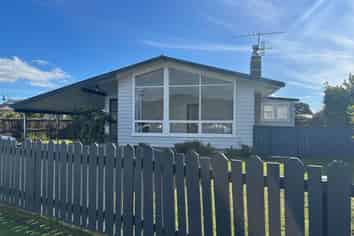 15 Arawhata Road, Paraparaumu