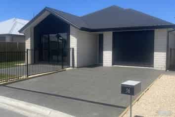 36 Edlin Lane, Pegasus
