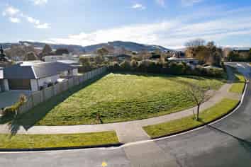 4 Three Kings Court, Outram