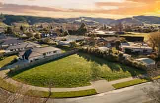 4 Three Kings Court, Outram