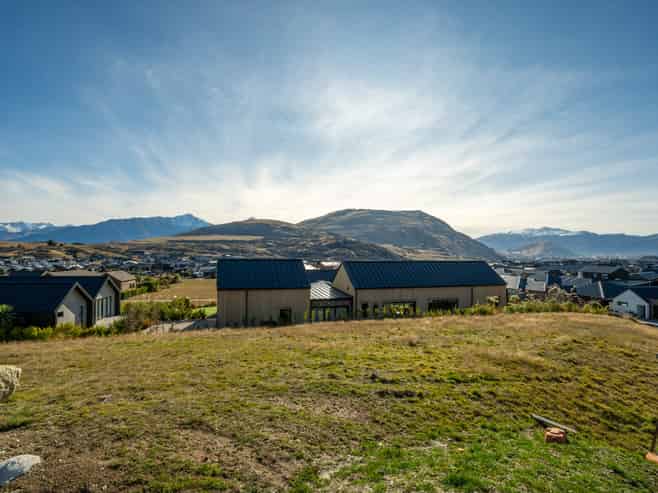 48 Cunninghams Drive, Jacks Point
