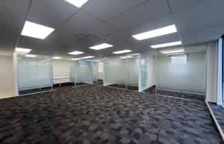 PENROSE OFFICE WITH MODERN FITOUT

