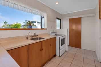 2 McKenzie Avenue, Onerahi
