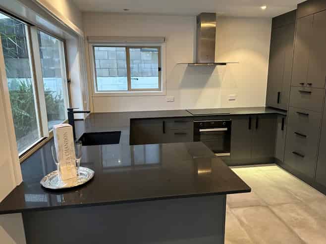 3/3 Omana Road, Milford