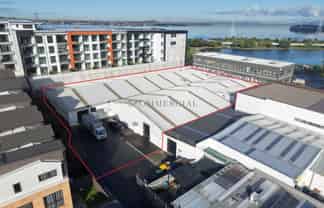300 AMP Supply next to SH20