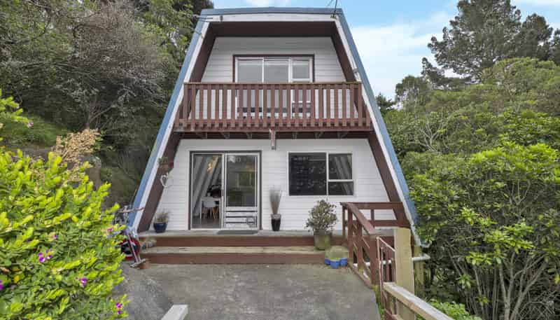 43 Airlie Road, Plimmerton