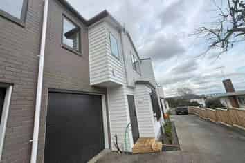8 Waiohua Road, Greenlane