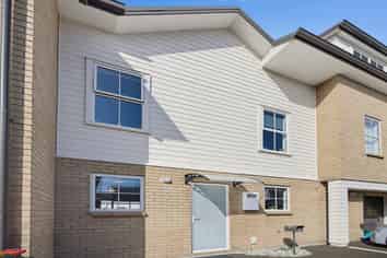 27 Chiefs Court, Hamilton East