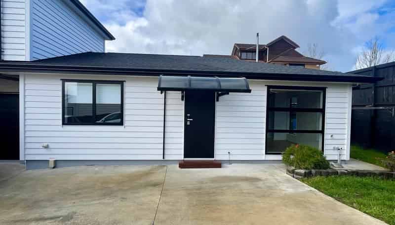 4235B Great North Road, Glendene