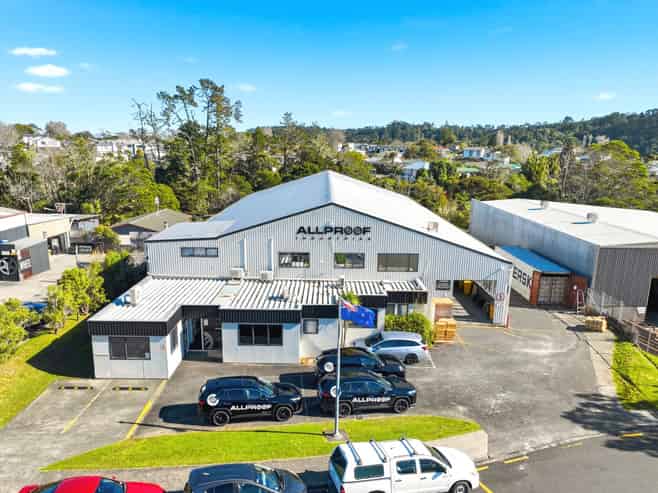 Standout industrial with versatile features