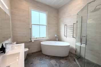 STUNNING JERVOIS ROAD VILLA
