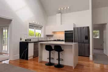 STUNNING JERVOIS ROAD VILLA
