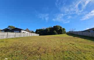 5 Surf View Crescent, Red Beach