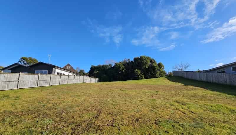 5 Surf View Crescent, Red Beach