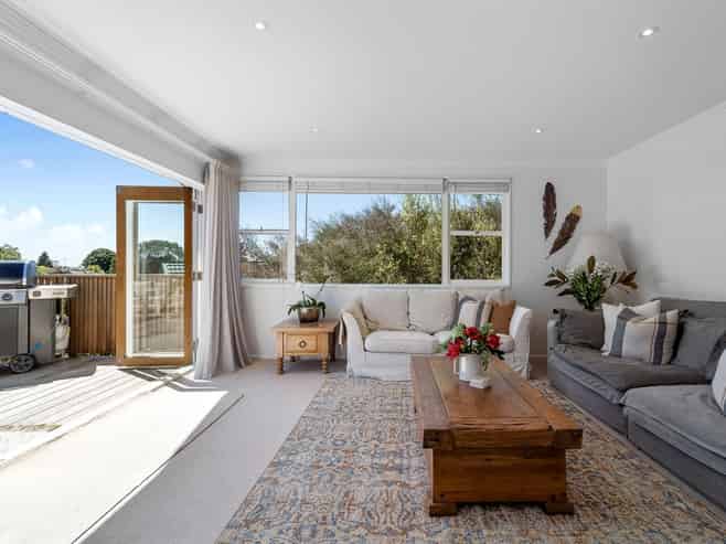 5 Chevron Place, Castor Bay