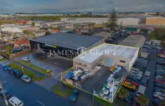 Visible from Cavendish Drive | Container Friendly