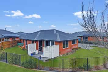 1A Clifford Place, Amberley