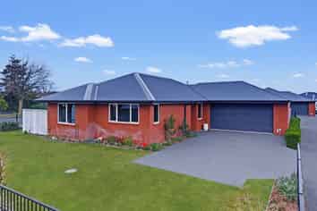 1A Clifford Place, Amberley