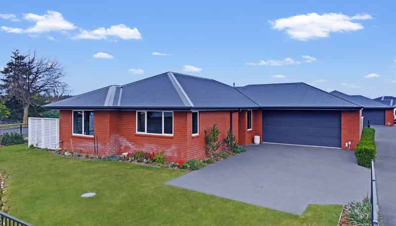 1A Clifford Place, Amberley