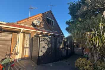 2/56 Cherry Road, Bucklands Beach