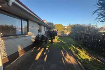 2/56 Cherry Road, Bucklands Beach