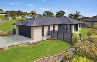 32 Astrid Lane, Wellsford