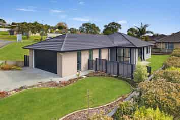 32 Astrid Lane, Wellsford