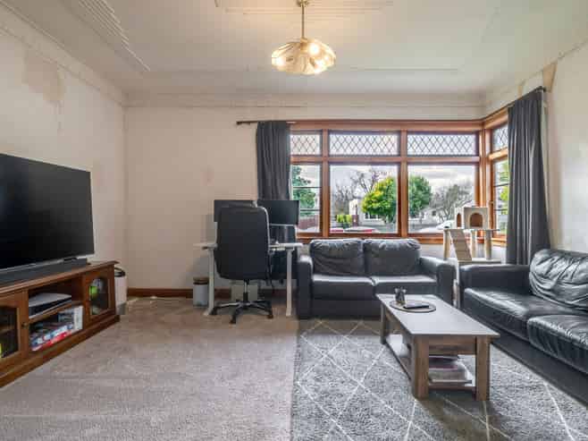 27 Havill Street, TAKARO