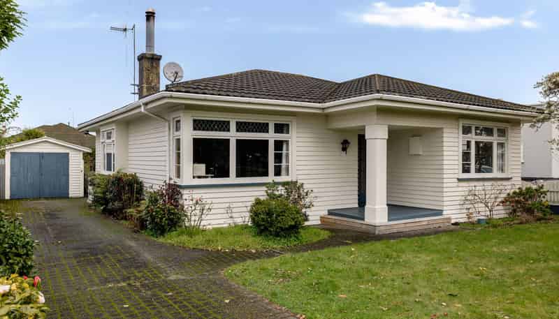 27 Havill Street, TAKARO