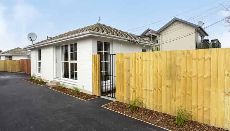 1/110 Olliviers Road, Linwood